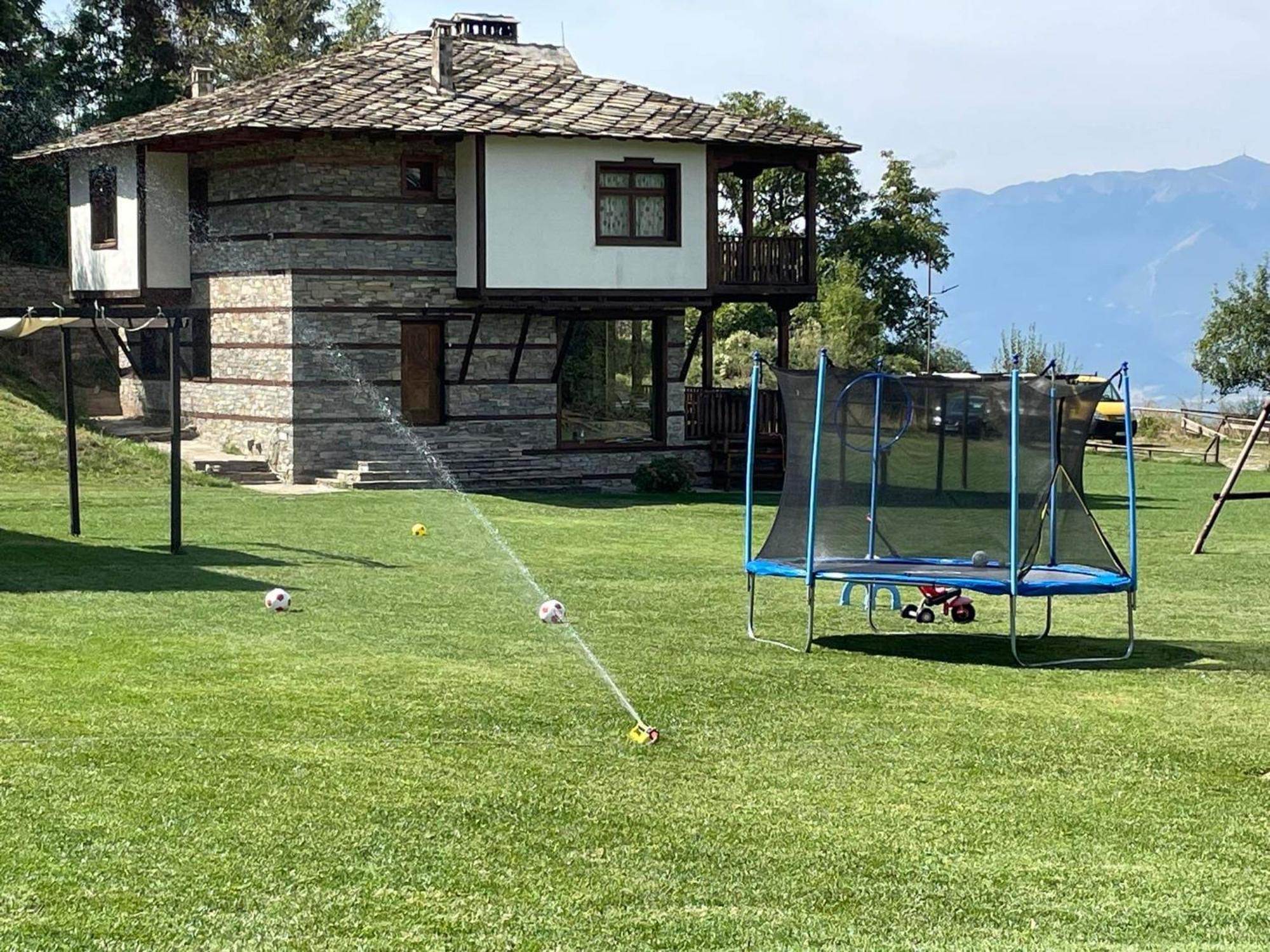 Guest Homes * Leshten