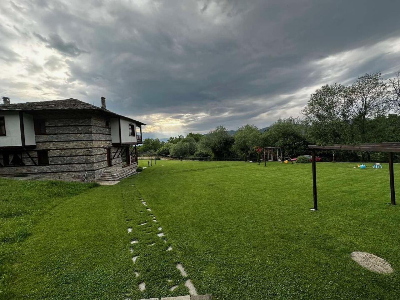Guest Homes Leshten